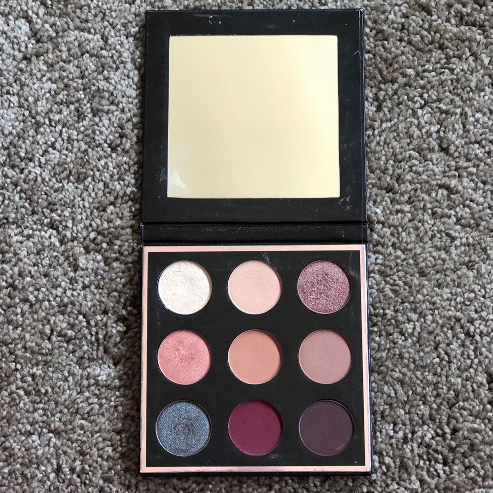 MAKE UP GEEK X MANNYMUA EYE SHADOW PALLET